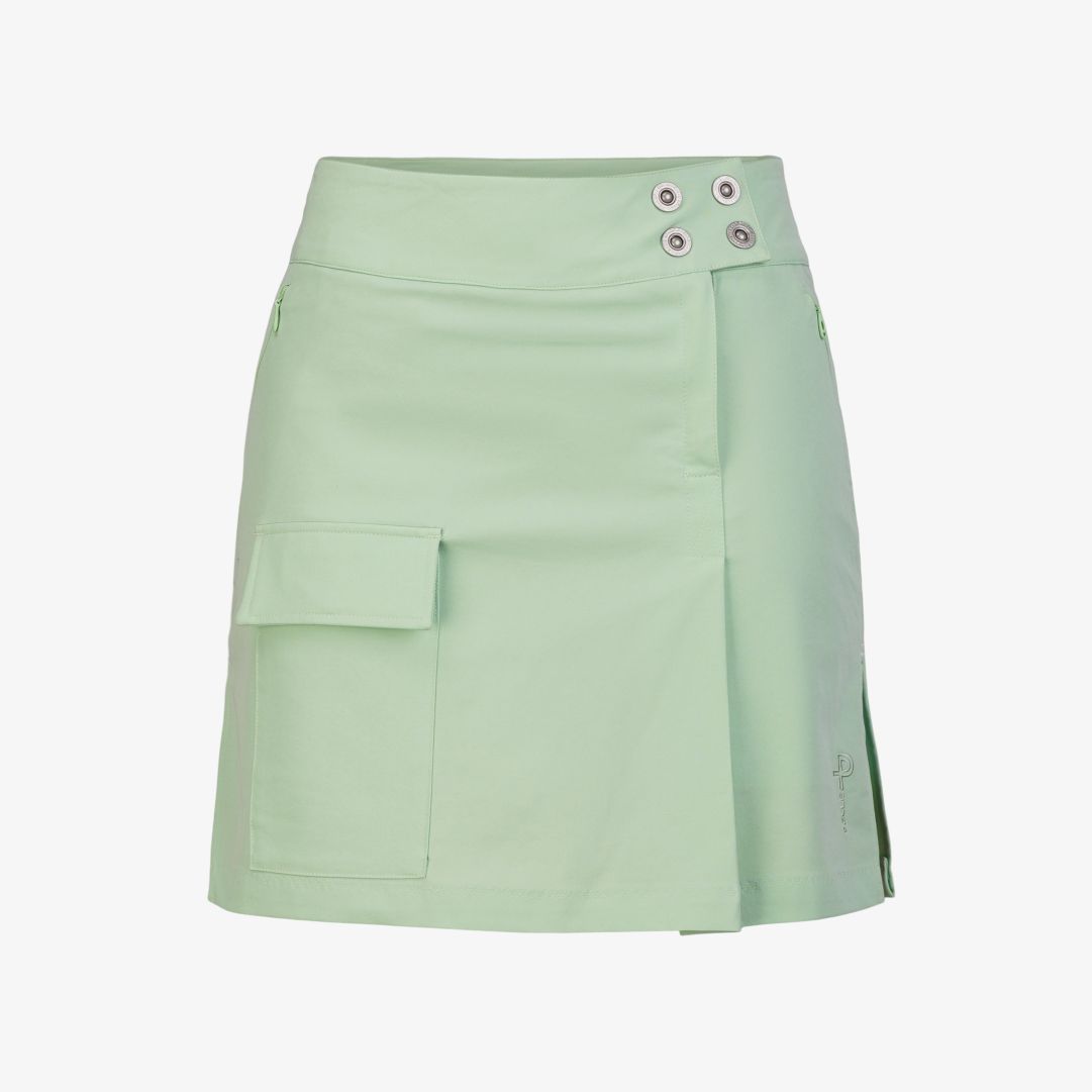 W Sport Mid Skort, Prehnit Green Sport Mid Skort är det bästa av två världar: shorts och kjol i ett