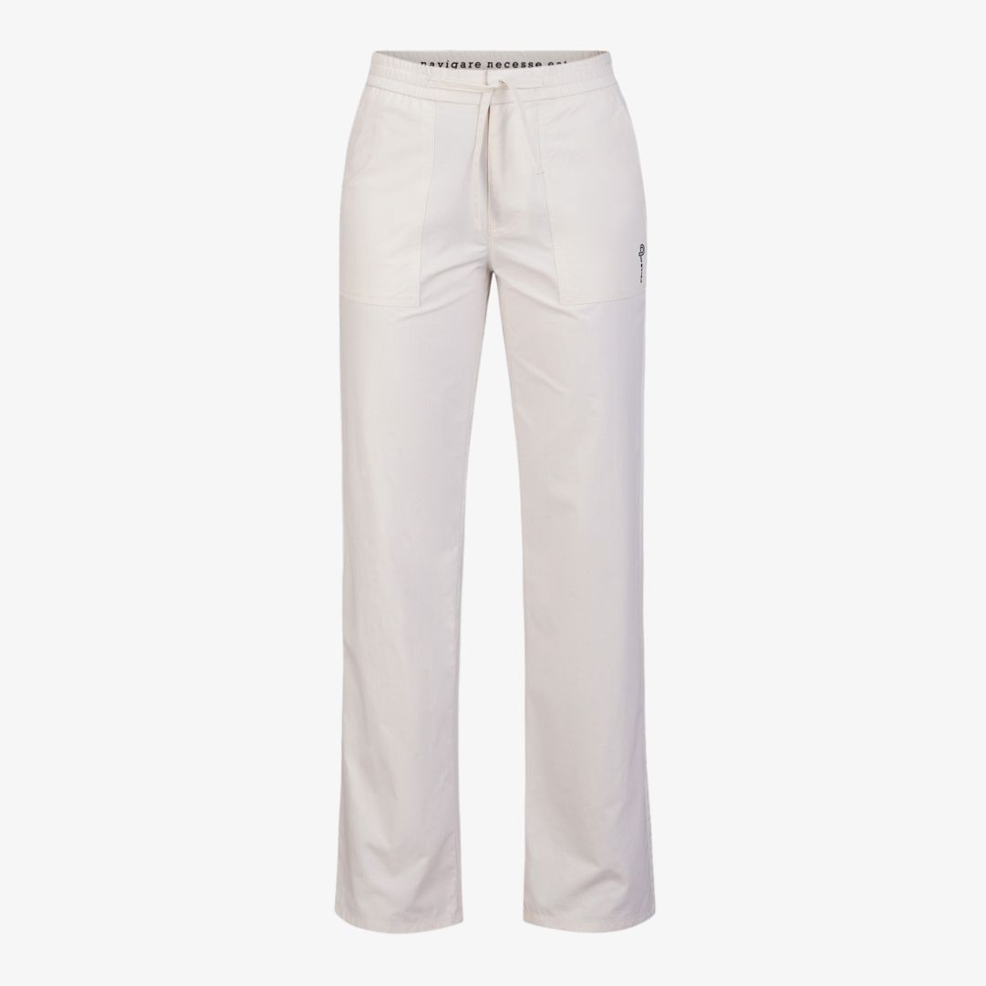 W Vela FD Trousers, Sand Dollar White Byxor i tålig och snabbtorkande Ripstop med dragkedja, justerbar midja, två påsydda framfickor och två påsydda b
