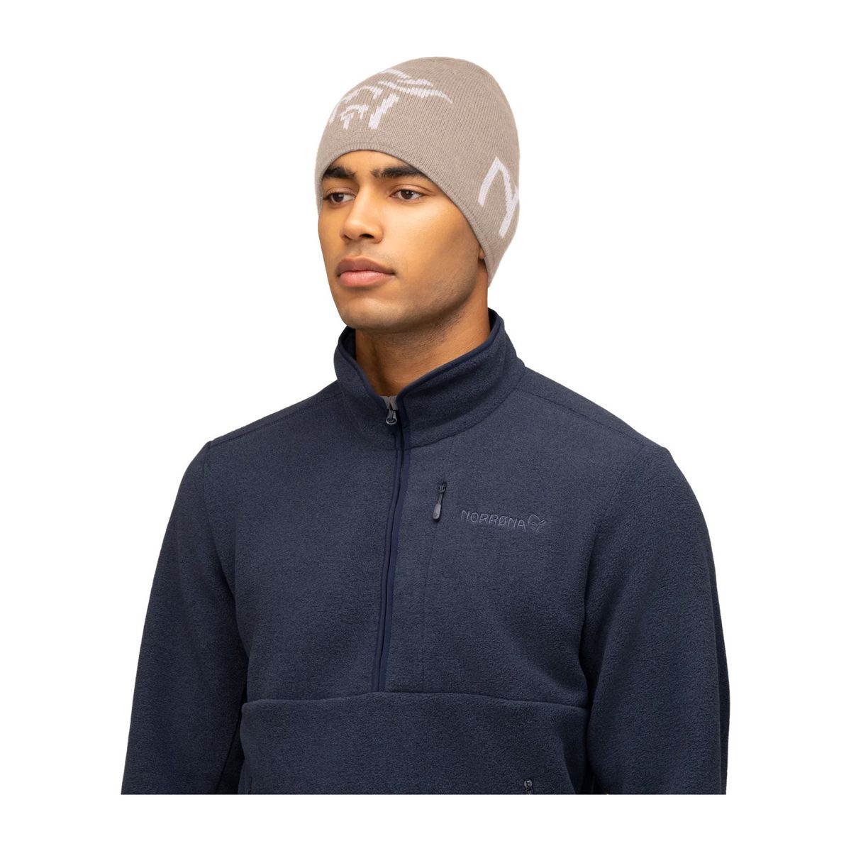 /29 merinoUll logo Beanie