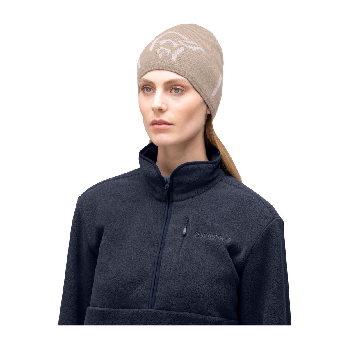 /29 merinoUll logo Beanie