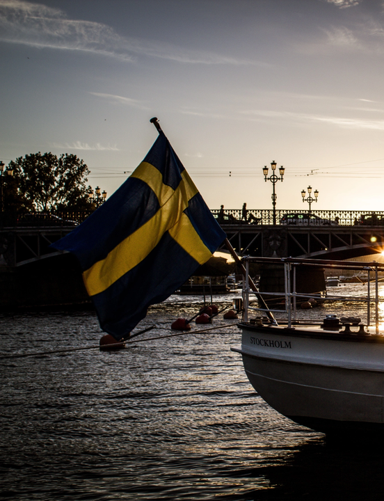 Ruotsin lippu veneessä